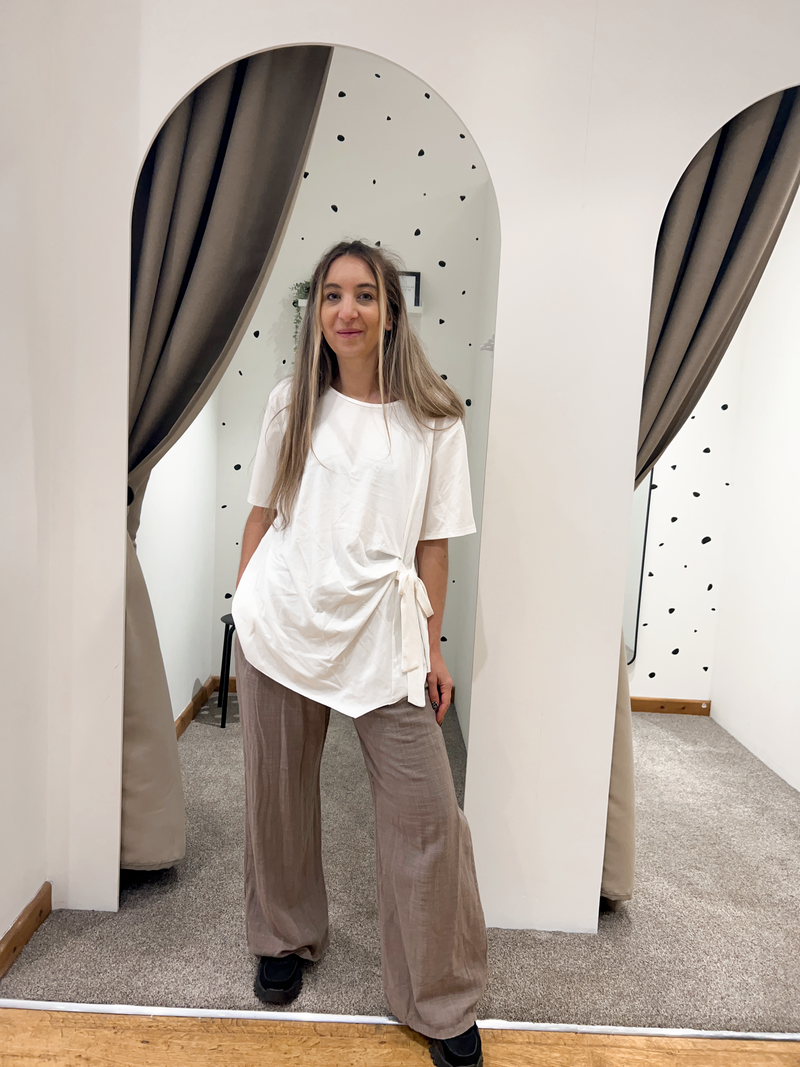 Tie side tee white