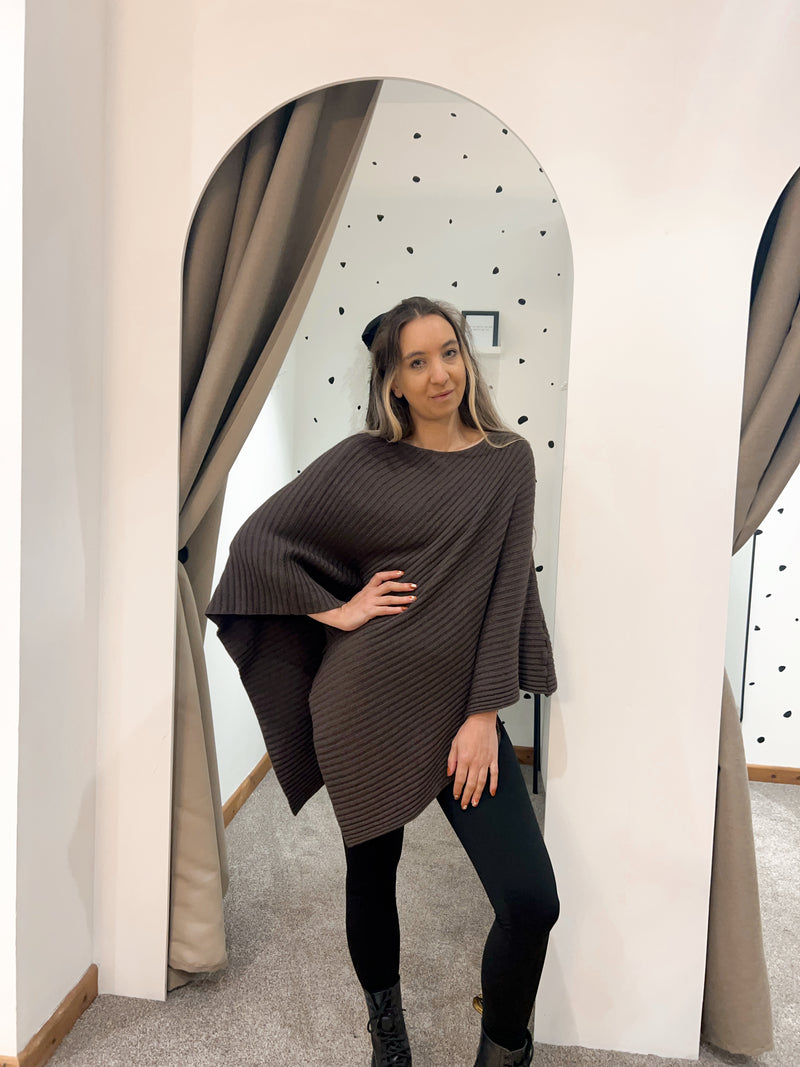 Asymmetric ribbed poncho chocolate