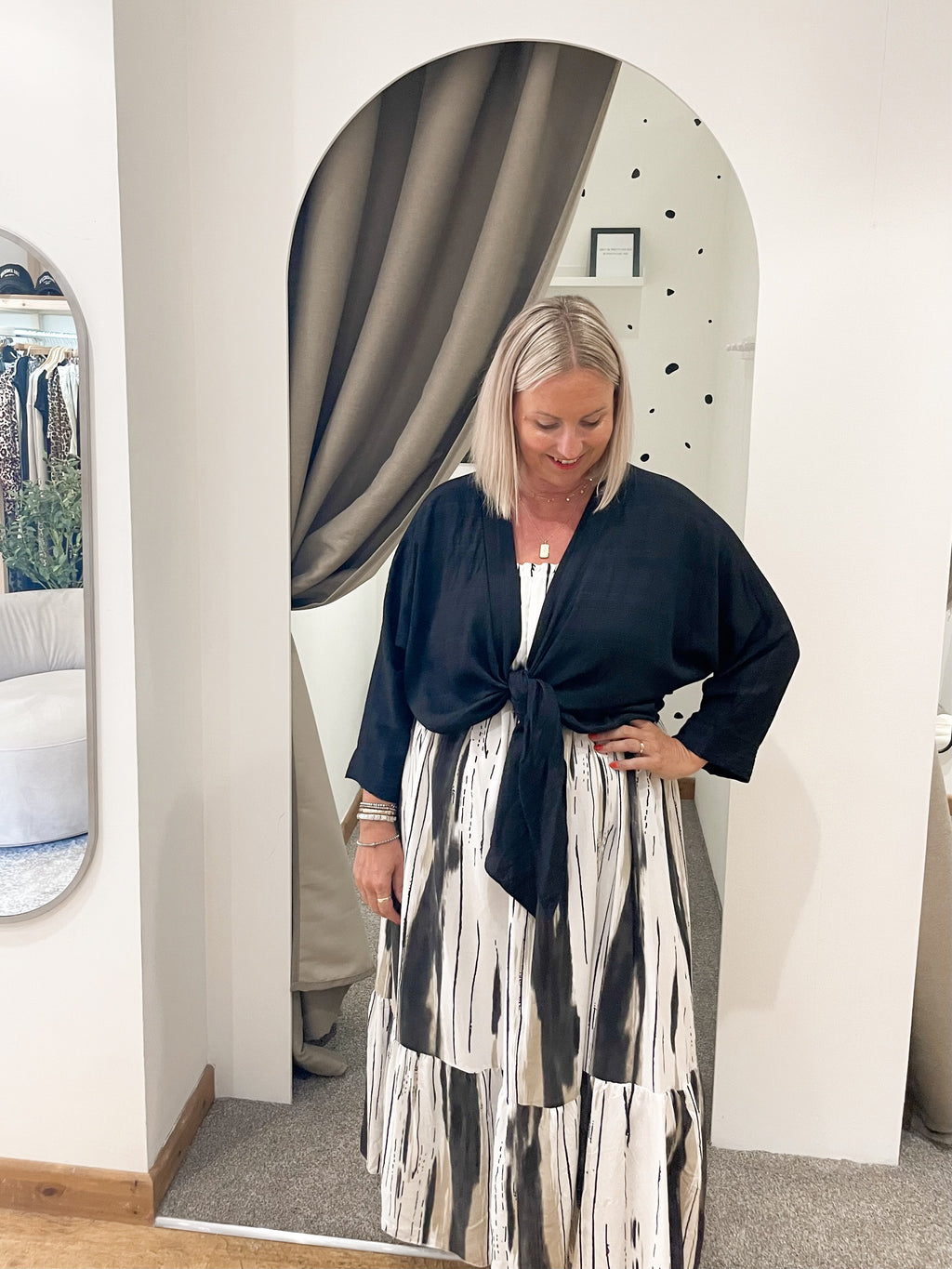 Tie front kimono black
