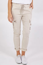 Magic cargo trousers beige