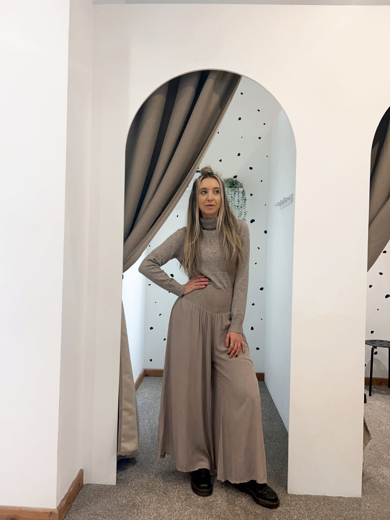 Wide leg trousers taupe