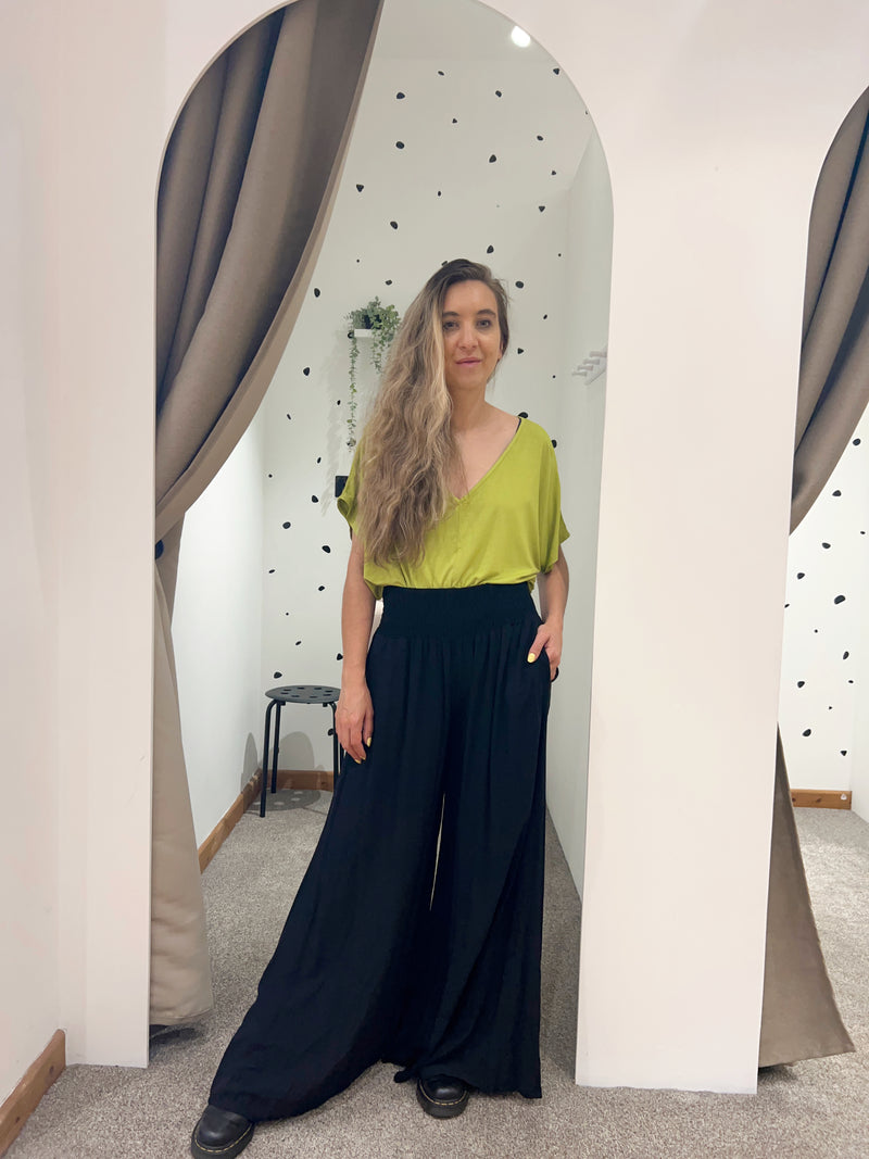 Wide leg trousers black