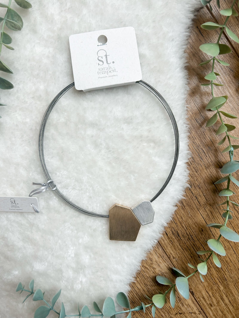 Angular magnetic necklace