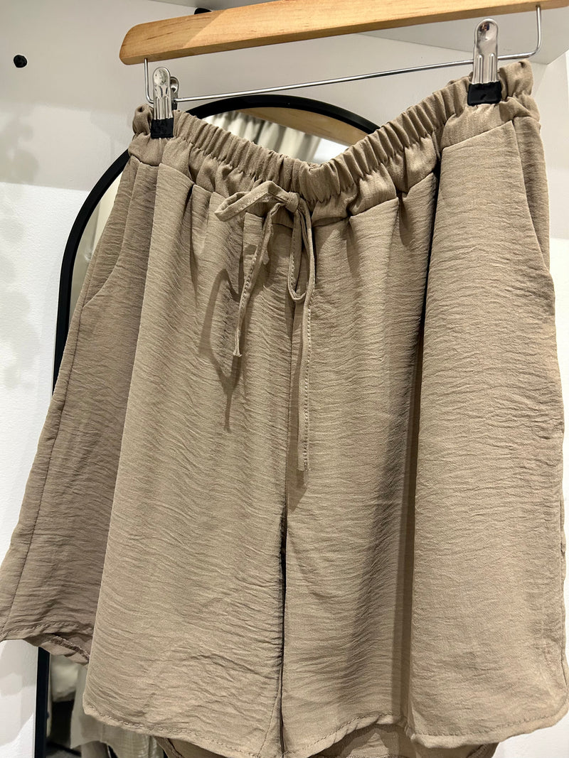 Relaxed fit shorts mocha