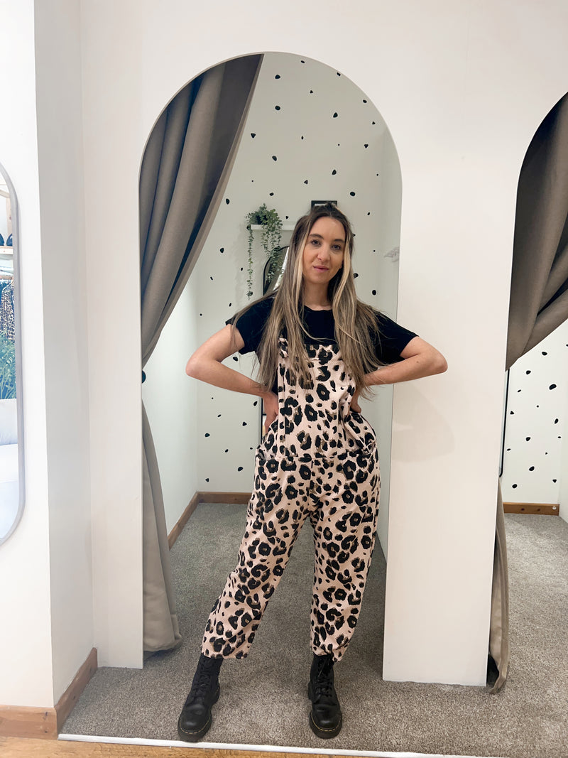 Leopard print dungarees blush