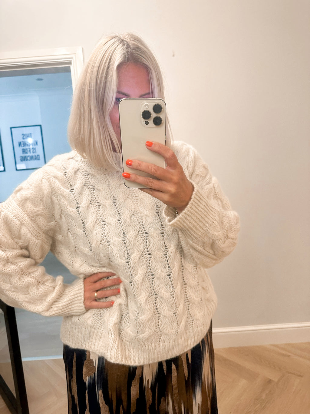 Cable knit jumper beige