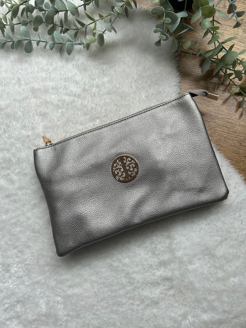Medium clutch bag