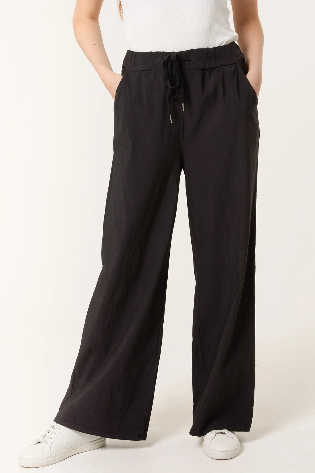 Wide leg magic trousers black