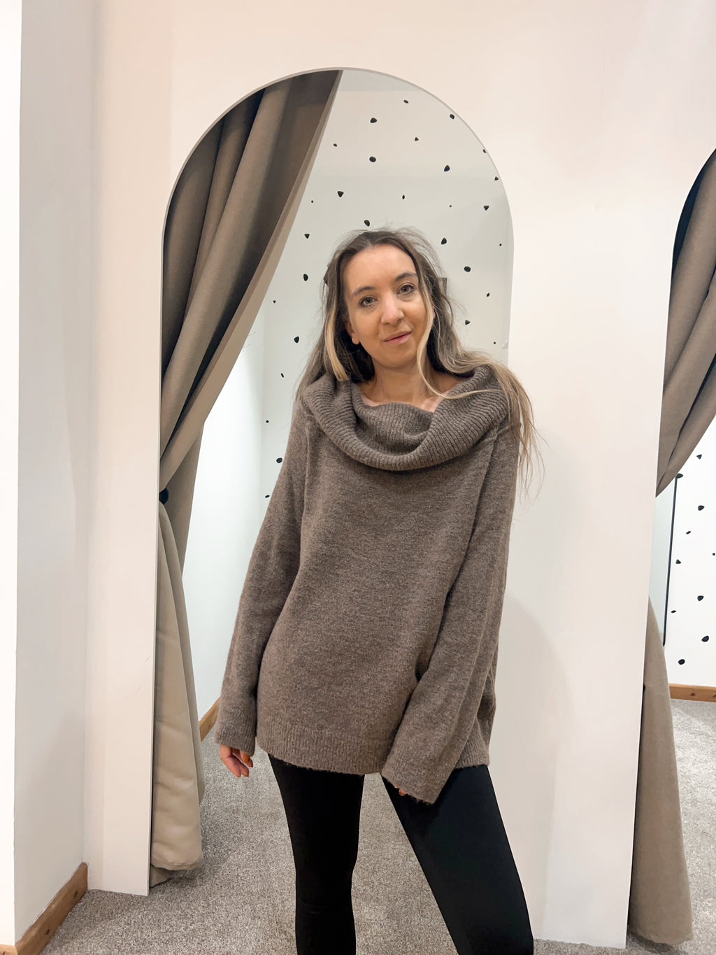Off shoulder knit mocha