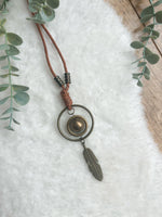 Feather pendant necklace