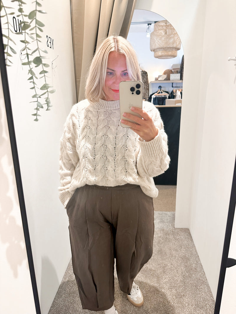 Cable knit jumper beige