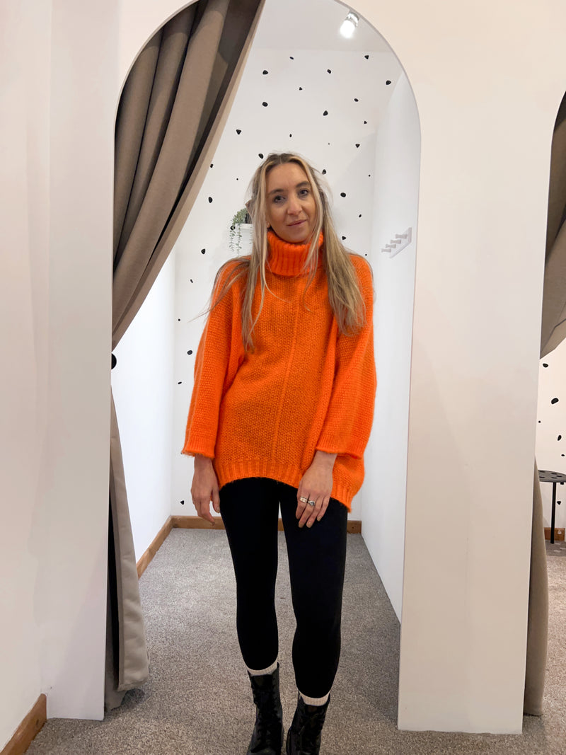 Fluffy roll neck orange