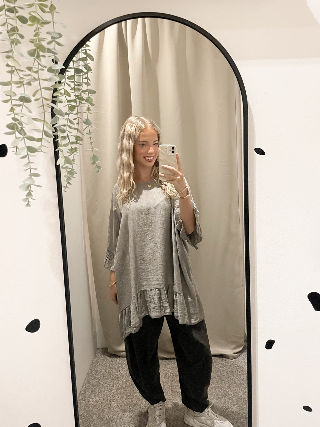Crinkle frill hem blouse